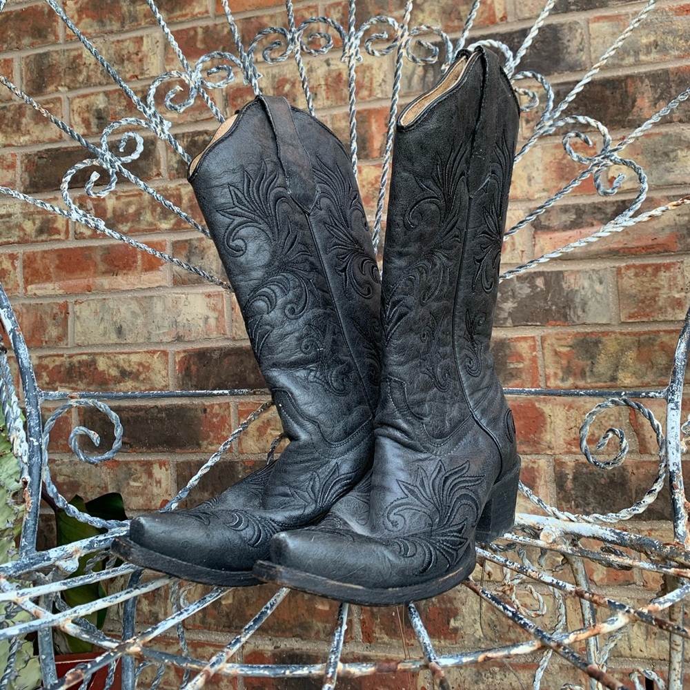 Black cowboy boots